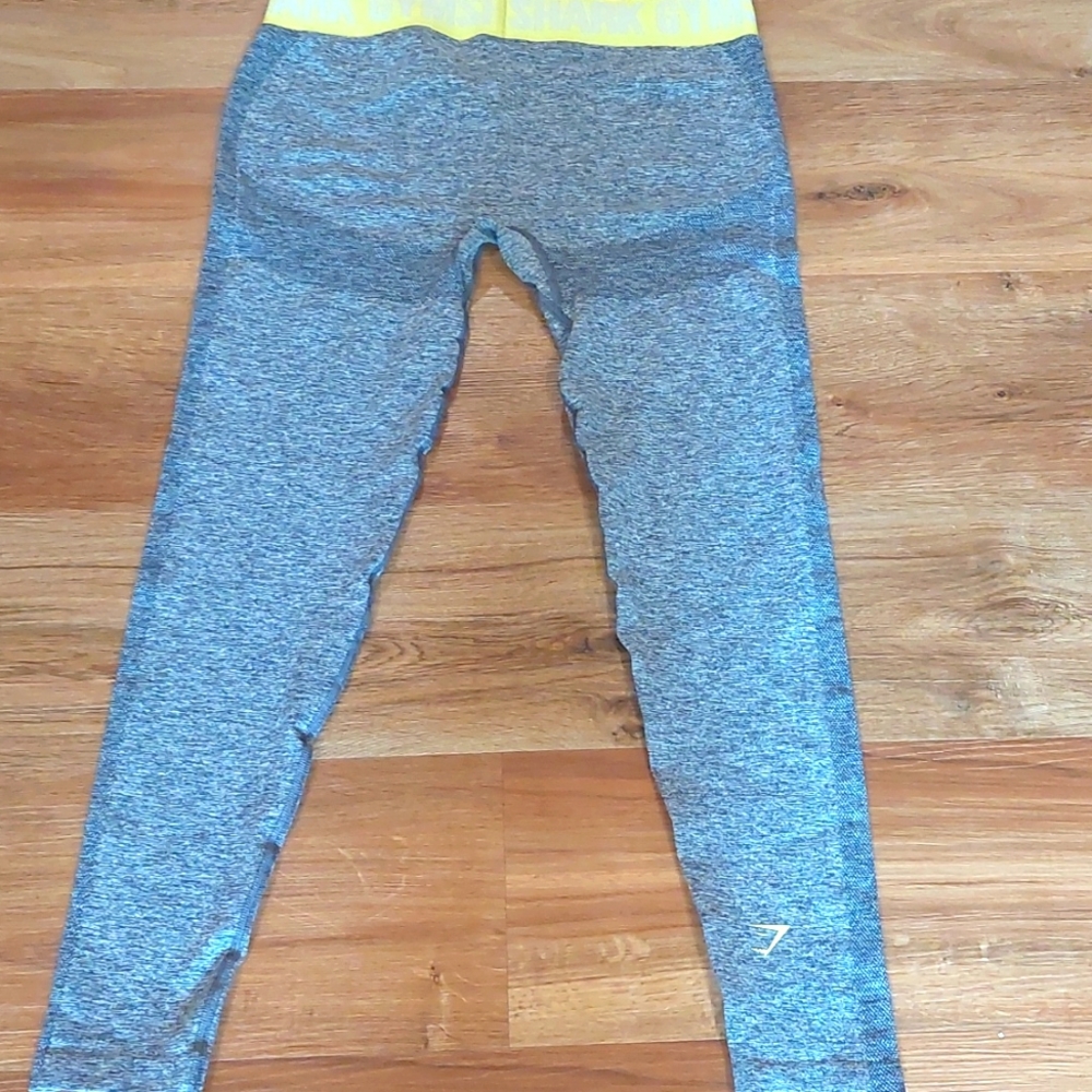 Womens gymshark legging large appears smaller